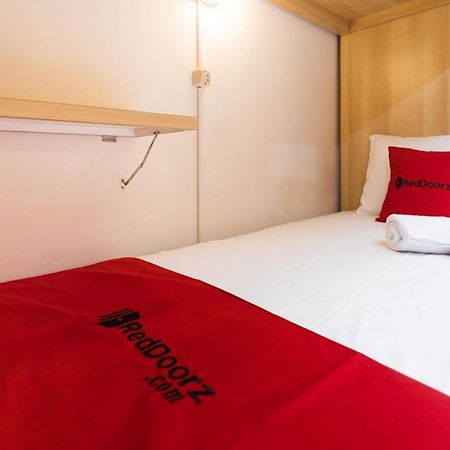 Reddoorz Hostel @ Malang City Center 2 Exteriör bild