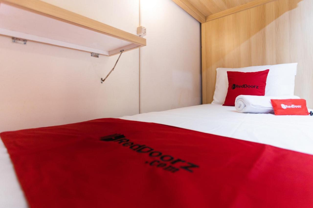 Reddoorz Hostel @ Malang City Center 2 Exteriör bild